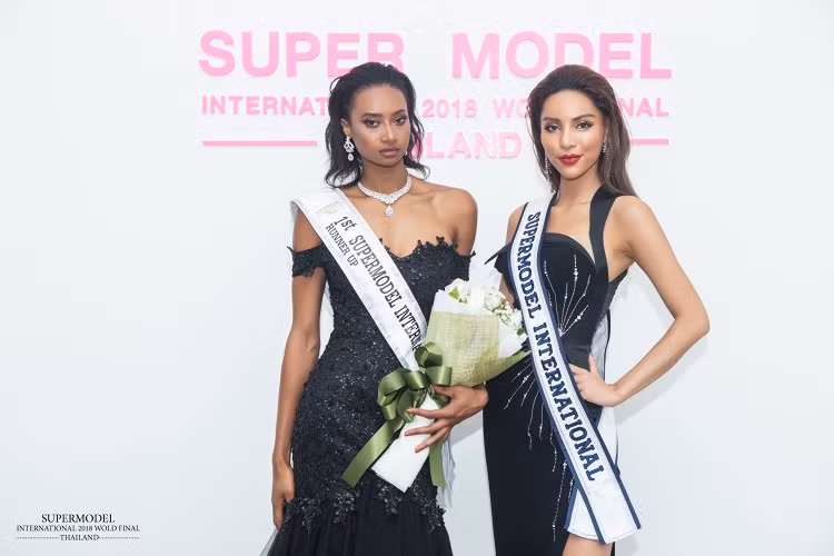 "Sau 3 lần dự thi quốc tế, lần đầu tiên tên mình được xướng lên ở ngôi vị cao nhất, tôi hãnh diện tự hào vô cùng”, Khả Trang bày tỏ.