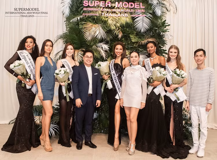 Tại cuộc thi năm nay, ngay từ đầu siêu mẫu Khả Trang được đánh giá là ứng viên sáng giá nhờ chiều cao vượt trội và khả năng nói được tiếng Anh, tiếng Hoa.