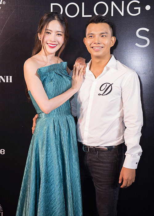 Hà Thu, Nam Em, Tường Linh vốn là chị em thân thiết. Cả ba cũng là những người luôn ủng hộ và song hành cùng NTK Đỗ Long.