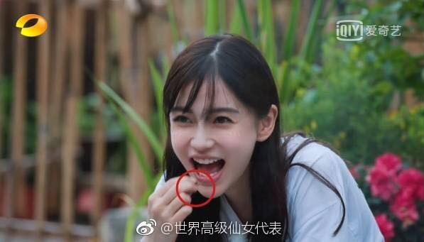 AngelaBaby bị cho là giảm cân giữ dáng nên không dám ăn bỏng ngô.