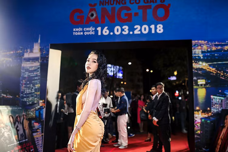 Dù nhân vật Trần Hà đòi hỏi những kỹ năng nhất định, song Elly Trần vẫn tự tin nhập vai nhờ sự hỗ trợ của đoàn phim.