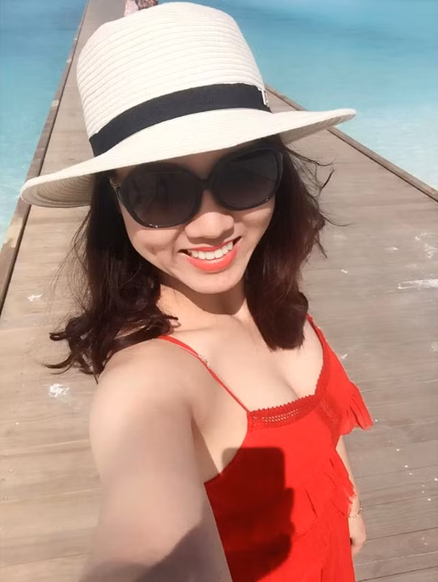 Ngọc Hà sinh năm 1988, từng tốt nghiệp Đại học Văn hóa Hà Nội. Cô là phóng viên của một tờ báo điện tử tại Hà Nội. Ngọc Hà có nụ cười tỏa nắng, rạng rỡ. Cô cũng được đồng nghiệp nhận xét là người hòa đồng, vui tính, thân thiện.