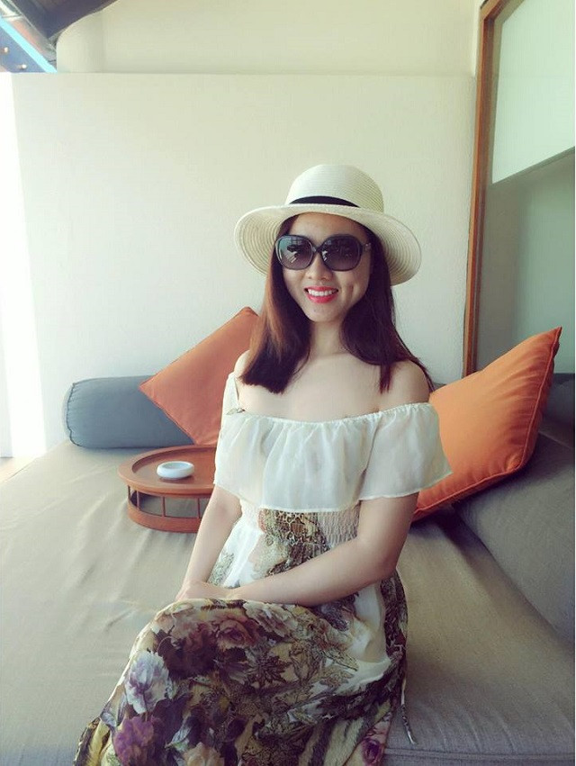 Những lần gợi cảm hiếm hoi của cô chỉ đếm trên đầu ngón tay. Thế nhưng cũng khiến nhiều người trầm trồ khen ngợi bởi thân hình chuẩn và làn da trắng mịn màng.