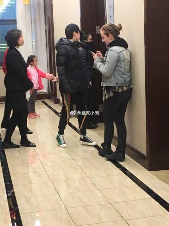 Tin đồn Châu Tấn và Đậu Tĩnh Đồng yêu đương đồng tính dấy lên nhiều tháng nay.