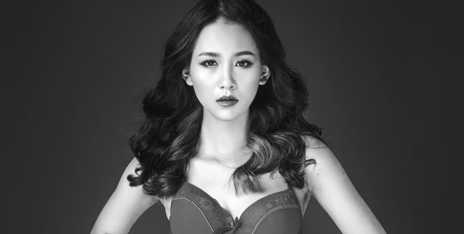 “Từ sau khi xảy ra vụ việc, tôi đã phải tìm đến bác sĩ tâm lý, mỗi ngày đều chỉ ngủ được rất ít và hầu như không đêm nào có thể ngủ được”, Kim Phượng chia sẻ.