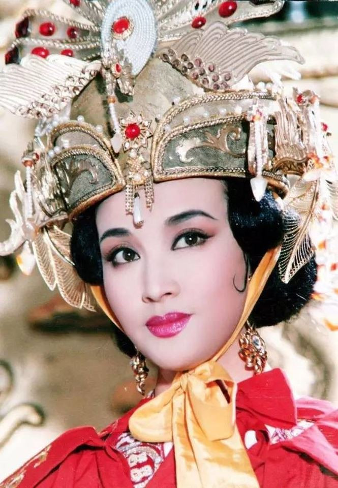 Trong đó, vai Võ Tắc Thiên (1995) của Lưu Hiểu Khánh đã để lại dấu ấn sâu đậm, được xếp vào hàng vai diễn kinh điển của truyền hình Hoa ngữ.