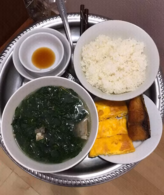 Những mâm cơm tươm tất vừa ngon miệng lại được đổi món liên tục.