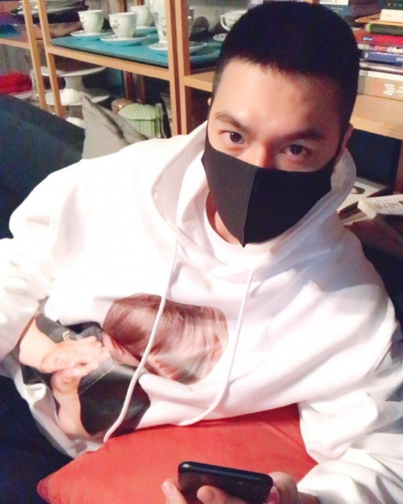 Lee Min Ho đăng ảnh cạo đầu trên trang cá nhân sau khi Suzy và Lee Dong Wook công khai hẹn hò.