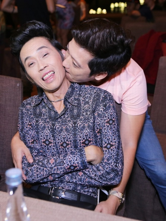 Hứa Minh Đạt tố nam danh hài G vô ơn với nghệ sĩ Hoài Linh. Nhiều người đồn đoán đó là Trường Giang.