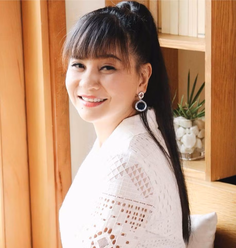 Cát Phượng gây bất ngờ lớn khi tiết lộ chỉ có hơn 7 triệu đồng trong tài khoản ngân hàng.