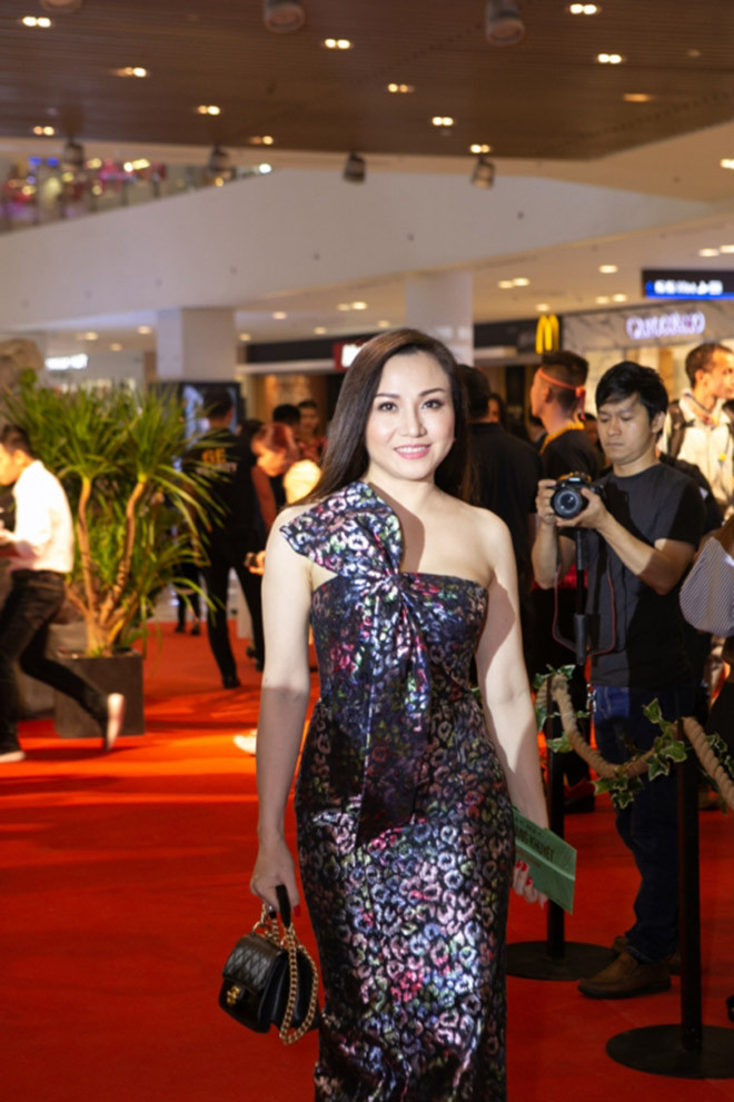 Ca sĩ Hoàng Châu từng song ca với Lý Hải trong nhiều album ca nhạc.