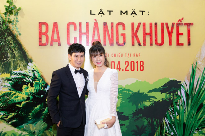 Tối 17/4, vợ chồng Lý Hải - Minh Hà đón dàn sao Việt đến sự kiện công chiếu phim Lật Mặt 3 với chủ đề Ba Chàng Khuyết. Bộ phim được Lý Hải viết kịch bản, kiêm đạo diễn với kinh phí đầu tư 17 tỷ đồng.