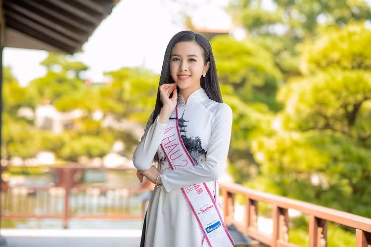 Thúy An cũng được khen ngợi sau khi đoạt danh hiệu á hậu 2.