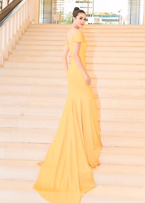 Ở Phạm Hương luôn toát lên thần thái kiêu sa, không hổ danh là "Hoa hậu quốc dân".