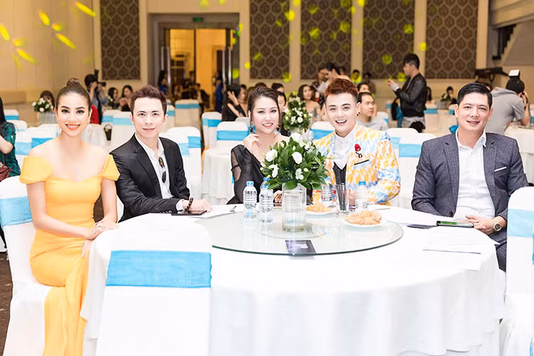 Sắp tới, Phạm Hương sẽ tham dự hàng loạt sự kiện tại Hà Nội. Trong đó, người đẹp sẽ đồng hành với vai trò đại sứ tại lễ hội Việt - Nhật 2018 diễn ra tại Đông Anh - Hà Nội.