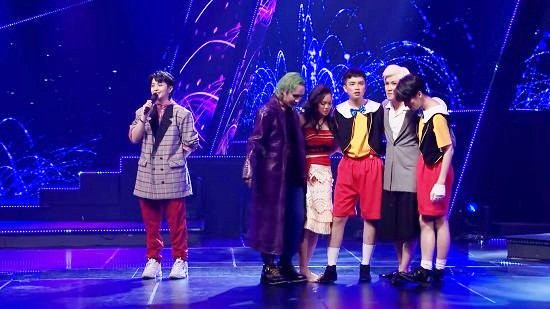 Vừa bị Đức Phúc loại trong tập 11, Hoàng Phương đã may mắn ngay lập tức được trở lại thi đấu ở tập 12 nhờ giành được số lượng bình chọn cao nhất từ khán giả. Sau tập 11, Top 5 chung cuộc của The Debut đã chính thức lộ diện. Đó là các thí sinh: Hoàng Phương, Ngọc Vi, Bá Vương, Quốc Anh và Quốc Đạt.