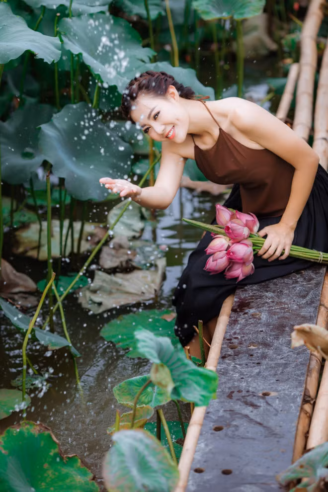 Ngắm nhìn nữ diễn viên đóng vai Phan Hương - con gái ông trùm Phan Quân trong phim "Người phán xử" khiến người đối diện khó có thể rời mắt, khó tin cô ở tuổi 30. (Ảnh: Huyền Băng)