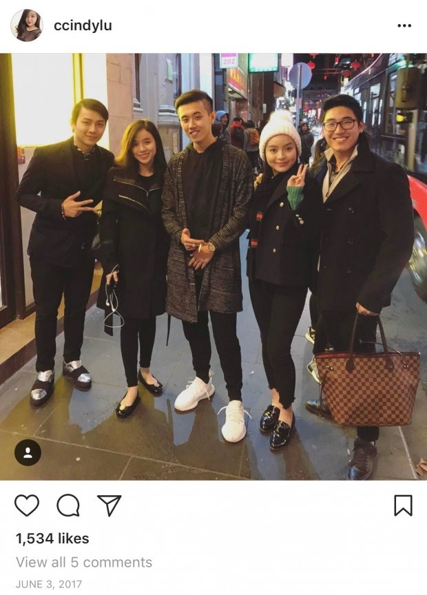 Hình ảnh gần đây và duy nhất có mặt Hoài Lâm trên các tài khoản mạng xã hội của Cindy Lư vào khoảng cách đây 1 năm trước cùng nhóm bạn.
