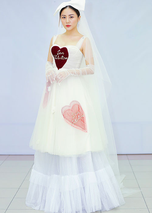 Single “Một ngày hay trăm năm” là món quà tháng 5, mở màn cho chuỗi kế hoạch của Văn Mai Hương trong năm 2018.