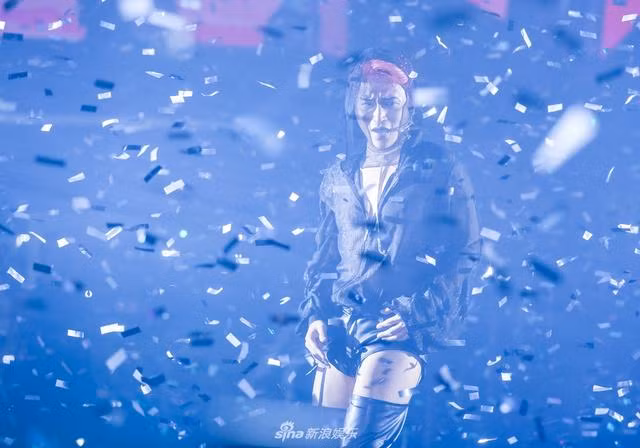 Nhiều người cho rằng đây là cách mà Trần Chí Bằng gây sự chú ý từ khán giả.