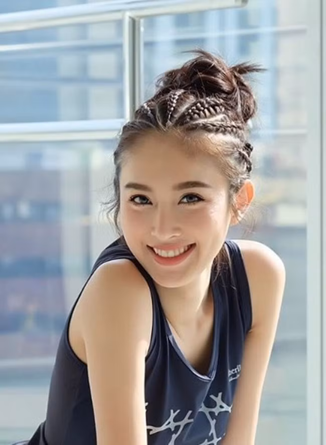 Sau khi đăng quang cuộc thi lớn nhất về sắc đẹp của cộng đồng người chuyển giới, Nong Poy ngày càng được chú ý. Bên cạnh việc tham gia đóng quảng cáo, show thời trang, cô còn để lại ấn tượng với khán giả thông qua các bộ phim Thailan’s Love, Tảo Độc, Kill Bill, The White Storm... Người đẹp xứ chùa Vàng có cơ hội được hợp tác với các ngôi sao điện ảnh châu Á như Châu Nhuận Phát, Trương Gia Huy, Cổ Thiên Lạc.