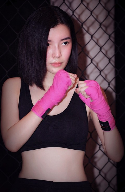 Nữ diễn viên Cao Thái Hà đang được công chúng quan tâm khi góp mặt trong dự án phim Hậu duệ mặt trời của đạo diễn Trần Bửu Lộc. Cô vào vai trung úy Minh Ngọc. Trong phim, cô cùng dàn diễn viên trẻ Song Luân, Hữu Vi, Khả Ngân đảm nhận tuyến nhân vật trung tâm.