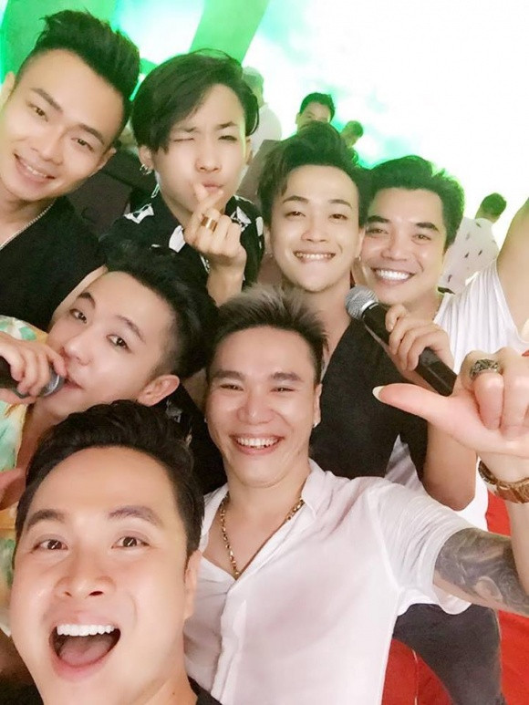 Những hình ảnh Châu Việt Cường chụp cùng những nghệ sĩ thân thiết trước khi bị bắt.