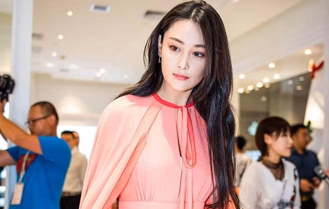 Truong Hinh Du khoe nhan kim cuong sau tuyen bo ket hon-Hinh-3