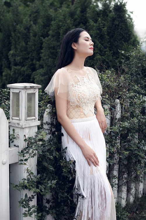 Bước sang tuổi 28, Lương Nguyệt Anh cũng tự hứa với mình, sẽ cố gắng hoàn thành những dự định trong năm nay để sớm đưa sản phẩm mới đến với khán giả.