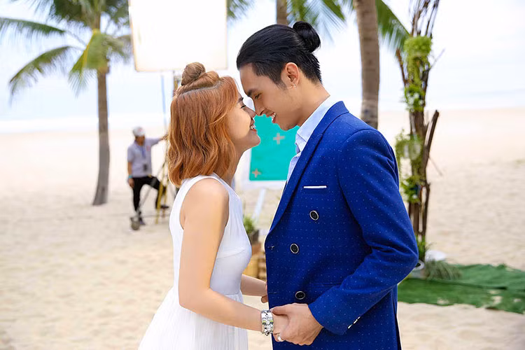 Ngọc Thảo và Công Dương trong phim.