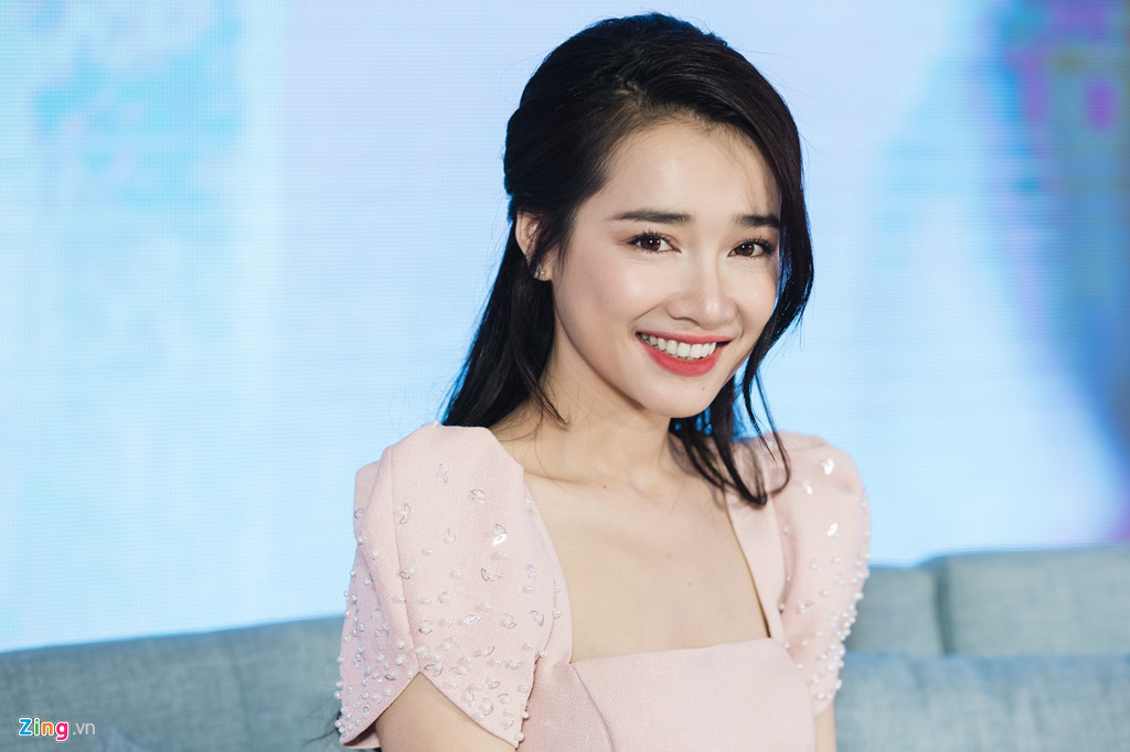 Nhã Phương trong buổi giao lưu với đoàn phim Ngày ấy mình đã yêu. Ảnh: Nguyễn Thành.