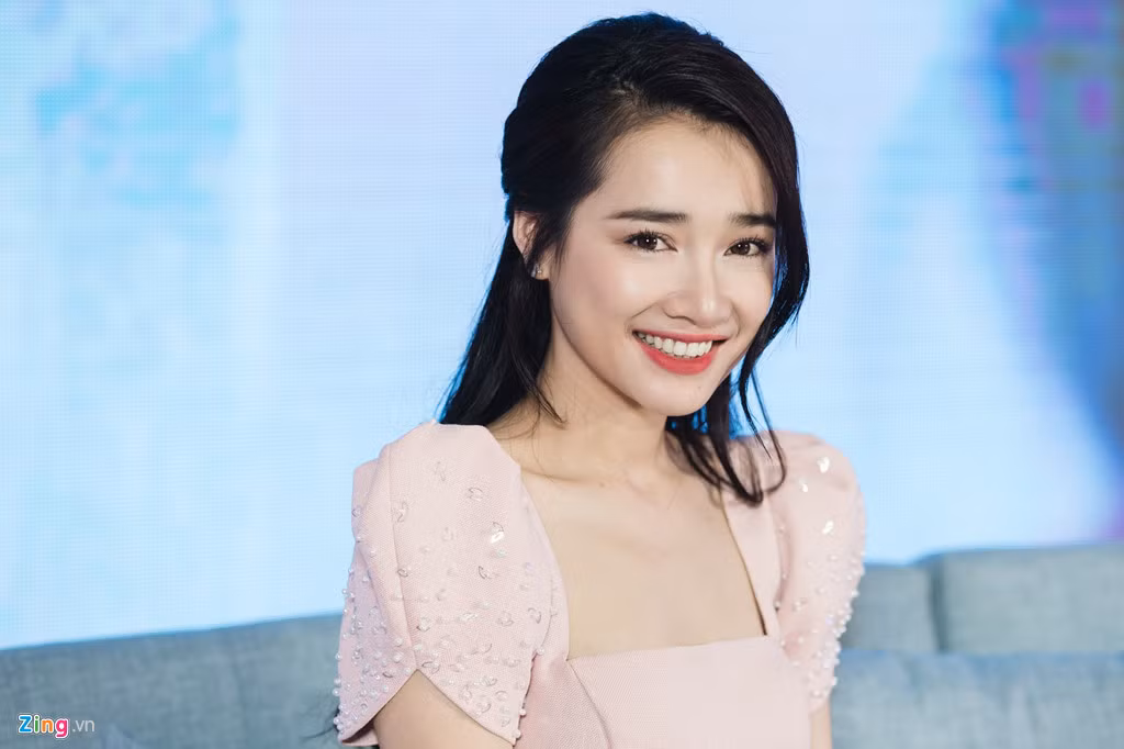 Nhã Phương trong buổi giao lưu với đoàn phim Ngày ấy mình đã yêu. Ảnh: Nguyễn Thành.