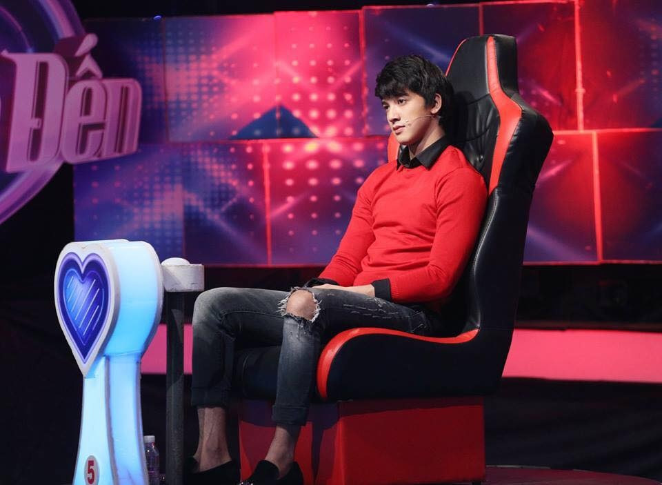 Trước đó, Tiến Vũ từng tham gia một vai nhỏ trong bộ phim Con ma nhà họ Vương năm 2015. Vai diễn không gây được sự chú ý, sau đó nam diễn viên trẻ cũng không tham gia thêm tác phẩm nào khác. Trở lại màn ảnh với vai Đông Hồ, Tiến Vũ trở thành chàng trai được đông khán giả nữ "săn lùng" thông tin. Thời gian vừa qua anh cũng gây được sự chú ý khi tham gia chương trình Vì yêu mà đến.