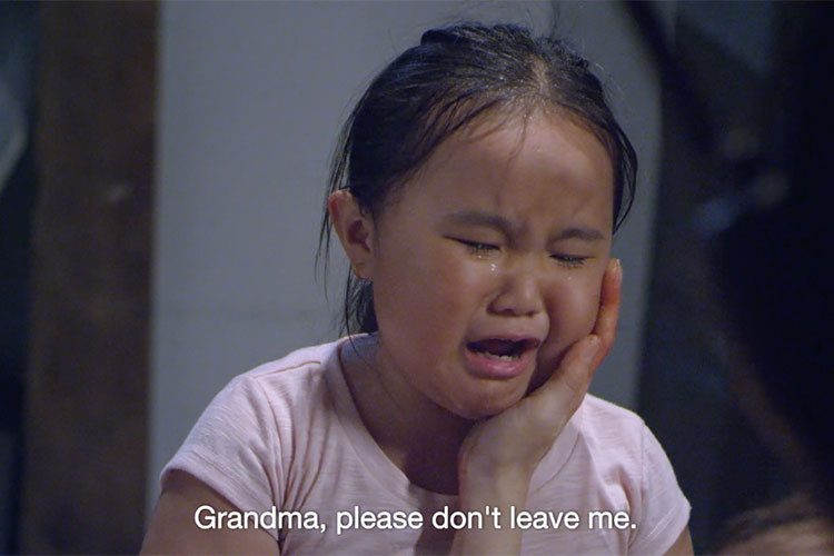 Bé Minh Thư từng gây xúc động với bộ phim "Nắng" cũng trở lại trong "Hoán đổi". Bộ phim "Hoán đổi" do Võ Thanh Hòa đạo diễn sẽ công chiếu tại tất cả các rạp trên toàn quốc vào ngày 31/8.