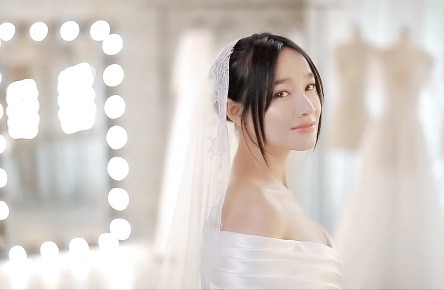 Nhã Phương đẹp không góc chết với chiếc váy cưới sẽ diện trong ngày vu quy diễn ra vào ngày mai, 25/9.