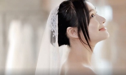 Chung Thanh Phong cũng bật mí, chiếc váy cưới đặc biệt nhất cho sự xuất hiện lung linh của Nhã Phương sẽ được giữ bí mật đến phút chót.