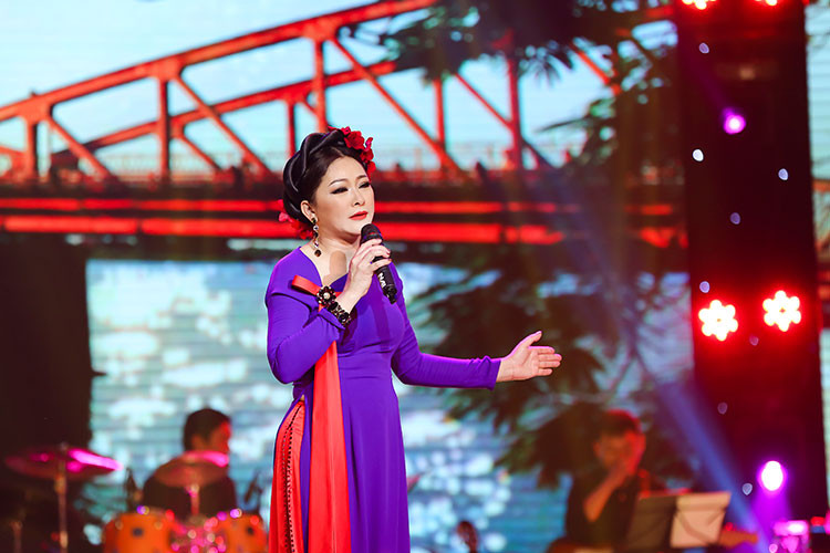 Trong liveshow, Như Quỳnh thể hiện loạt ca khúc gắn với tên tuổi. Giọng ca ngọt ngào của Như Quỳnh mang đến nhiều cảm xúc cho khán giả.