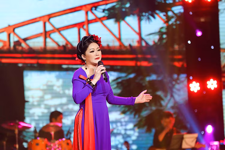 Trong liveshow, Như Quỳnh thể hiện loạt ca khúc gắn với tên tuổi. Giọng ca ngọt ngào của Như Quỳnh mang đến nhiều cảm xúc cho khán giả.