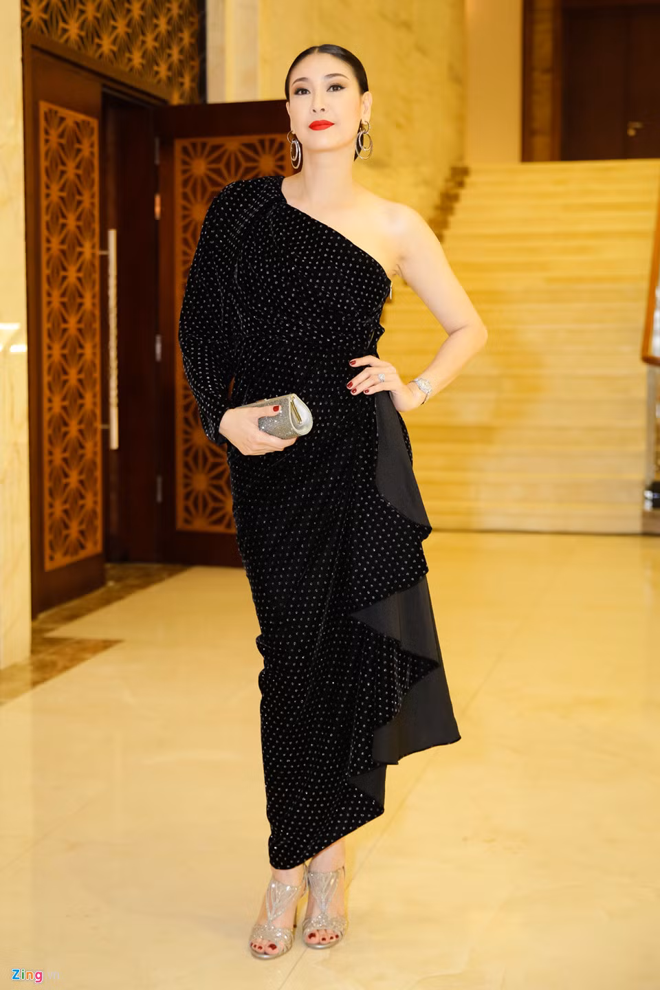 Hà Kiều Anh lần thứ hai ngồi ghế nóng Hoa hậu Việt Nam. Chị đánh giá cuộc thi mỗi năm càng được tổ chức chuyên nghiệp và bài bản hơn. Các thí sinh năm nay theo chị cũng xuất sắc hơn vì thế chị và các thành viên ban giám khảo khó khăn tìm ra những người đi vào vòng tiếp theo.