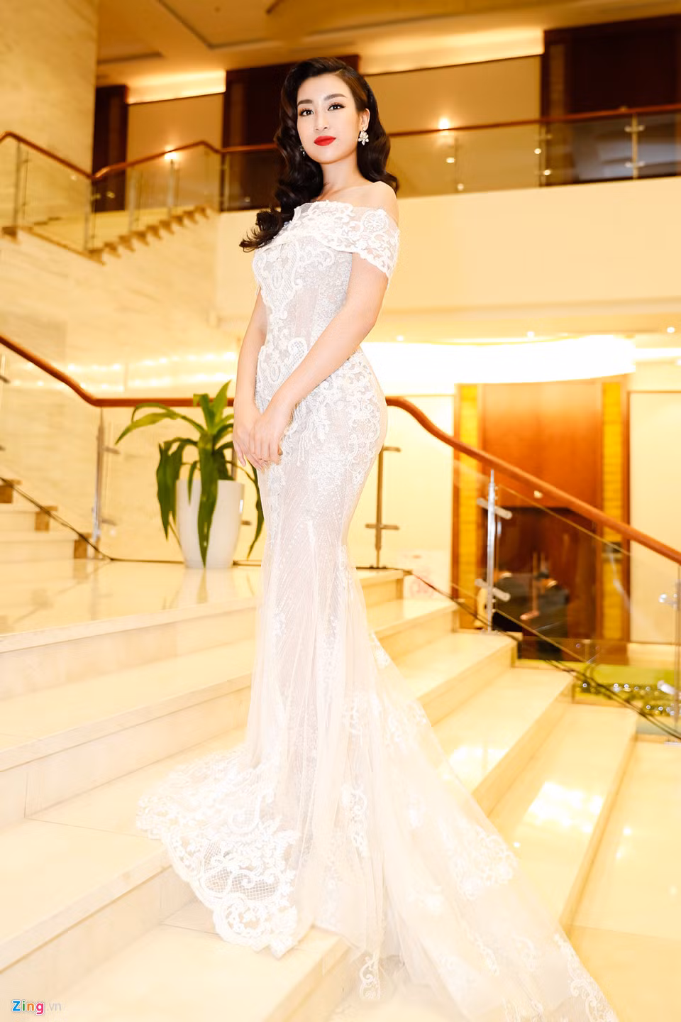 Đỗ Mỹ Linh chia sẻ ngồi ghế nóng sau 2 năm đăng quang là áp lực lớn với cô. Khi thông tin cô làm giám khảo hoa hậu Việt Nam 2018 công bố, nhiều người nghi ngờ khả năng của cô. Tuy nhiên Đỗ Mỹ Linh cho hay cô vẫn tin tưởng ở mình. Cô cho rằng mỗi người có chính kiến khác nhau về cái đẹp và cô được mọi người trong ban giám khảo tôn trọng quyết định của mình.