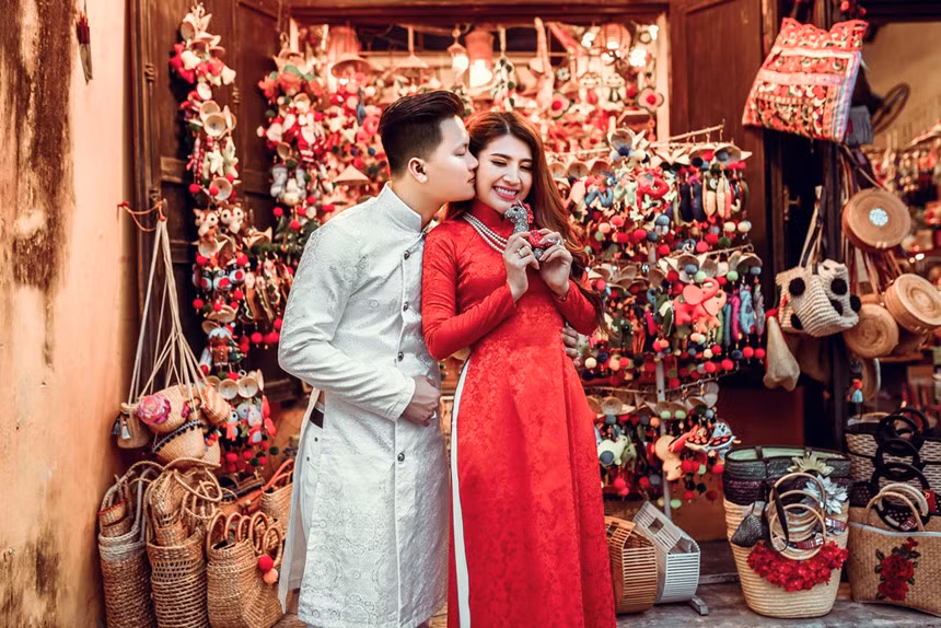 Tố My từng chia sẻ em gái vẻ ngoài mạnh mẽ, cá tính nhưng về nghề nghiệp lại không có quyết tâm cao. Vì thế định hướng tương lai của Tố Ny là kinh doanh và gia đình.