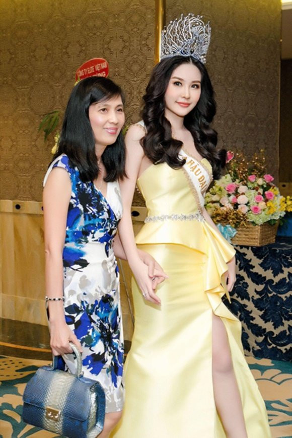 Lê Âu Ngân Anh thật thà thừa nhận chuyện nâng mũi và cho rằng việc tháo sụn mũi trước khi đến với cuộc thi là hợp pháp. Trước sức ép của dư luận, Cục nghệ thuật đã vào cuộc, cô đứng trước quyết định bị tước vương miện. BTC Hoa hậu Đại dương đã bị phạt 4 triệu đồng vì cho phép thí sinh từng phẫu thuật thẩm mỹ dự thi. Cục Nghệ thuật Biểu diễn tiếp tục đề nghị BTC cuộc thi Hoa hậu Đại dương thu hồi danh hiệu với Lê Âu Ngân Anh.