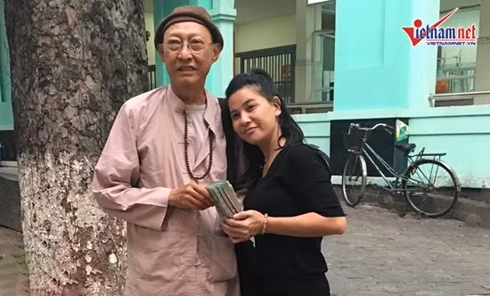 Bi ung thu phoi, nghe si Le Binh muon nghi huu va viet hoi ky-Hinh-4