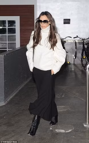 Chính vì điều này mà các thành viên khác trong nhóm cảm thấy rằng quản lý cũ Simon Fuller chỉ đang lợi dụng họ để tìm lại danh tiếng mà thôi.