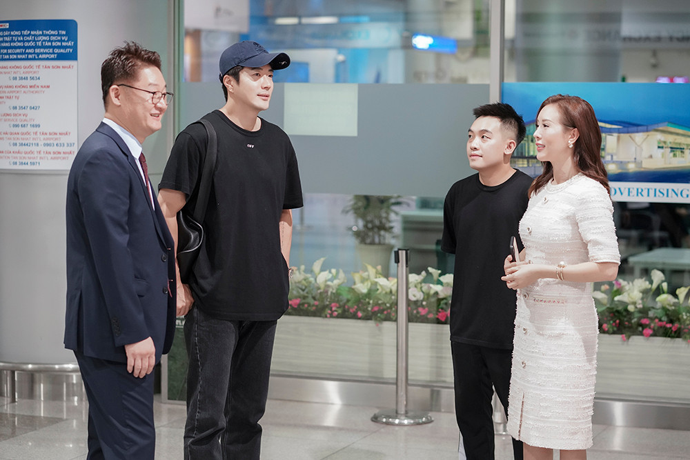 Được biết, trong lần đến Việt Nam này, Kwon Sang Woo sẽ tham gia sự kiện do Hoa hậu Thu Hoài tổ chức vào tối nay (21/7).