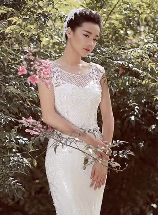 Sau tin đồn về đám cưới sắp được tổ chức vào thời gian tới, Nhã Phương - Trường Giang nhận được sự quan tâm nhiều hơn của người hâm mộ sau nhất cử nhất động. Có lẽ đây là đám cưới được mong đợi nhất trong năm.