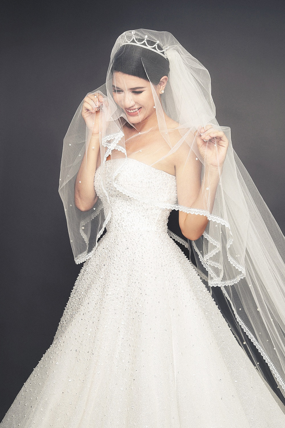 Trang Trần từng tiết lộ, cô quen Louis Trần cách đây hơn 7 năm khi cả hai cùng đồng hành trong các chương trình thiện nguyện.