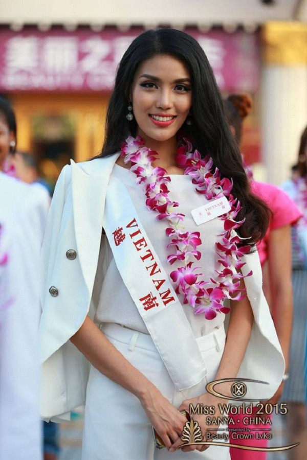 Lan Khuê có khả năng giao tiếp tốt bằng tiếng Anh. Ảnh: Miss World.