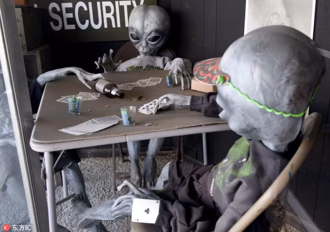 10. Bảo tàng và trung tâm nghiên cứu UFO Nằm tại thành phố Roswell thuộc bang New Mexico, Mỹ, bảo tàng và trung tâm nghiên cứu UFO chủ yếu tập trung vào sự kiện Roswell UFO năm 1947 cũng như các hiện tượng UFO bí ẩn khác ở Mỹ và trên trên thế giới.