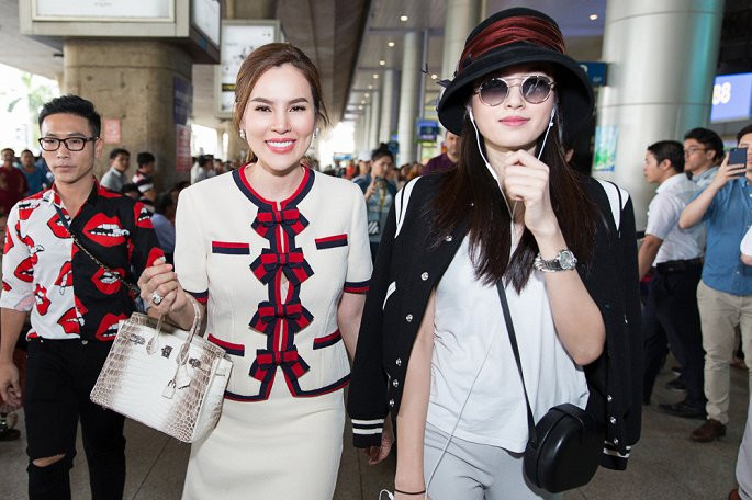 Trong hai ngày lưu lại Việt Nam, Nong Poy sẽ dành thời gian đi chơi, ăn uống, tham quan cùng Hoa hậu Phương Lê. Khi hay tin Nong Poy sang chúc mừng Phương Lê phía ban tổ chức sự kiện mà Phương Lê làm đại sứ cũng chuẩn bị sự đón tiếp chu đáo cho khách mời VIP đến từ xứ sở chùa vàng.